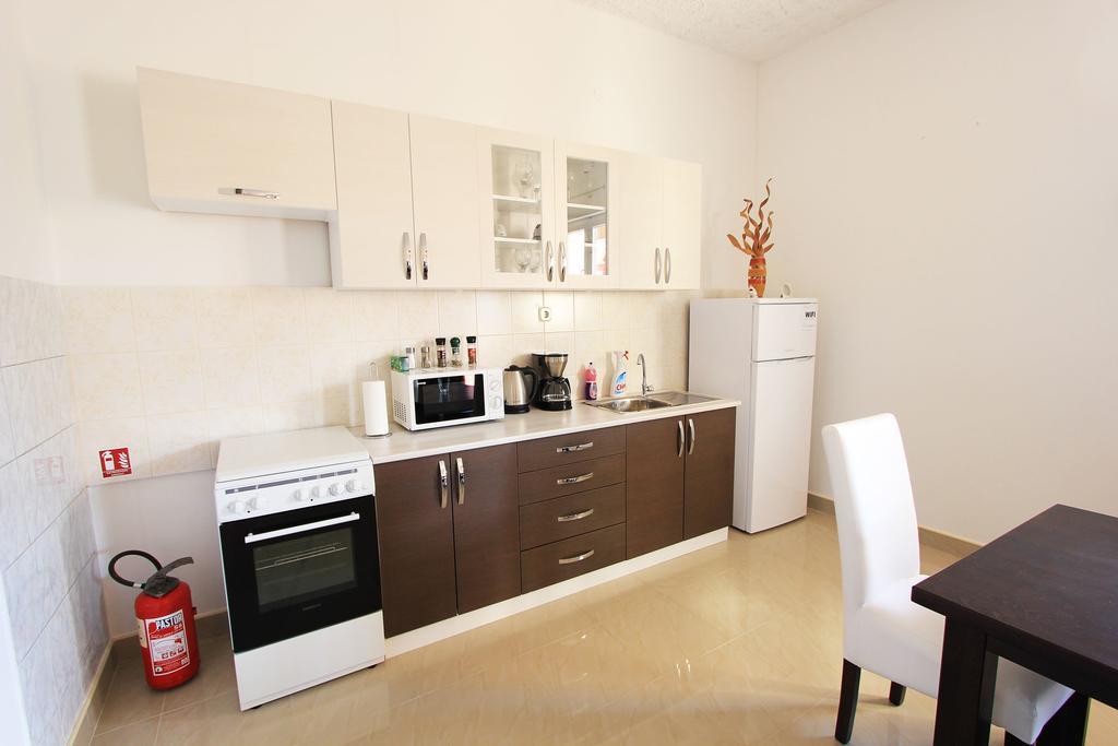 Priska Apartment Kaštela المظهر الخارجي الصورة